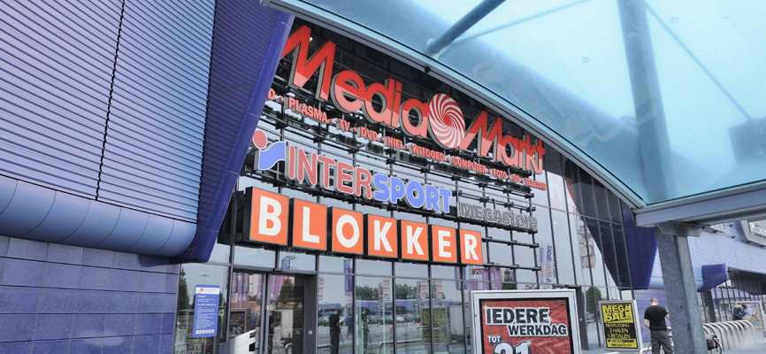 Intersport Megastore Roermond (NL): Ladenbau Sport - 