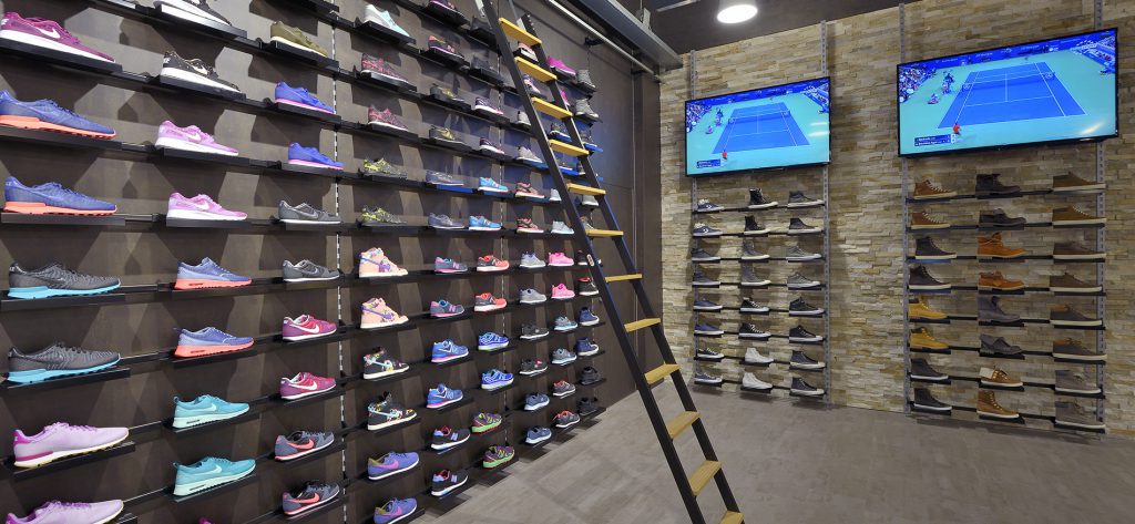 Intersport Megastore Roermond (NL): Ladenbau Sport